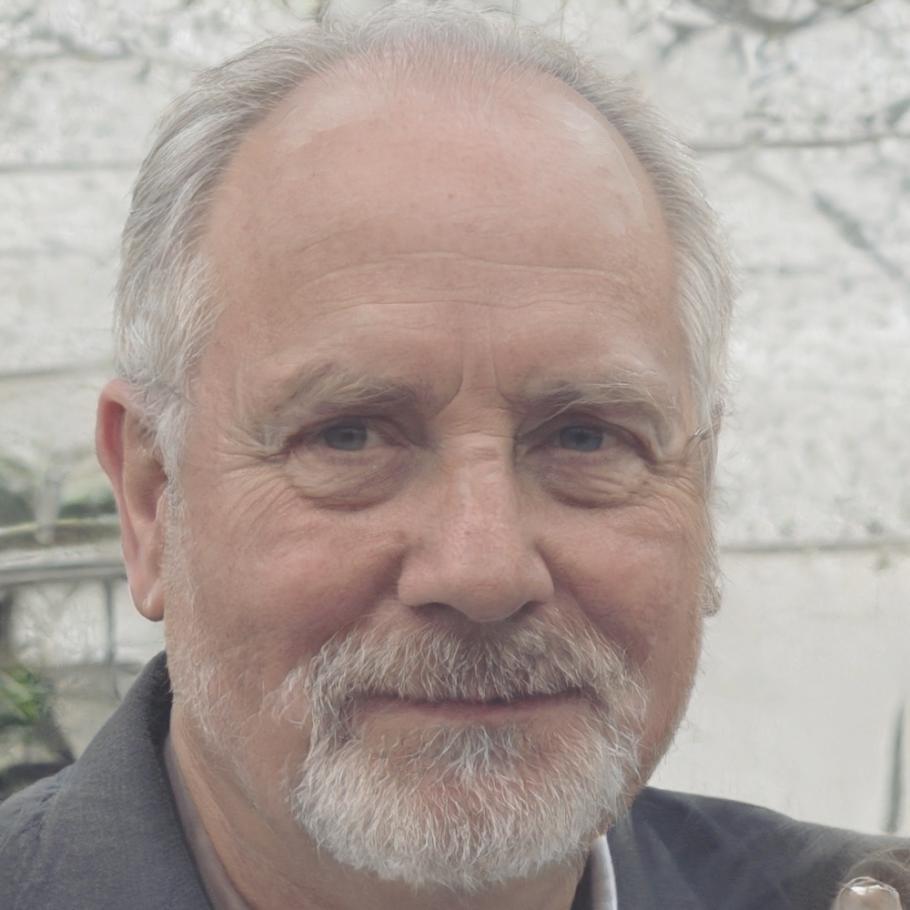 Ritratto del docente Filippo Arduini, specializzato in fotografia alpina